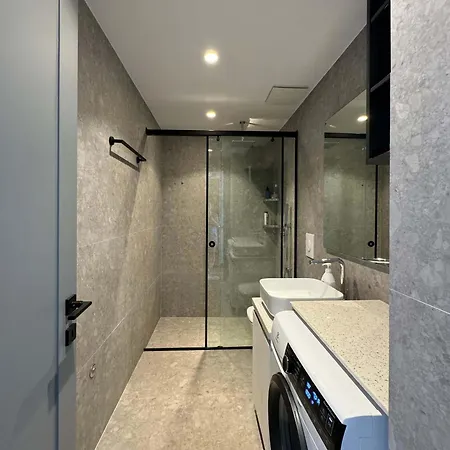 Marina Bay Luxury شقة