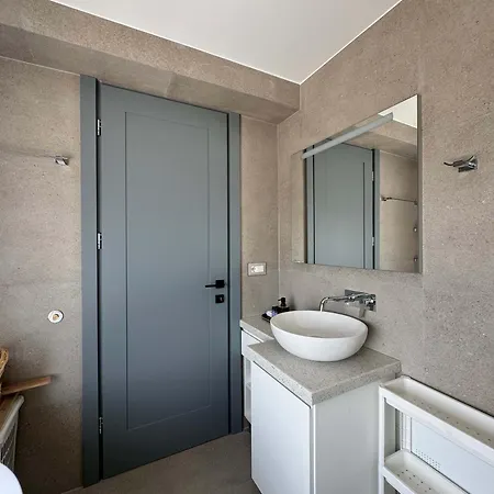 Marina Bay Luxury شقة