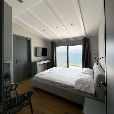 Marina Bay Luxury *
